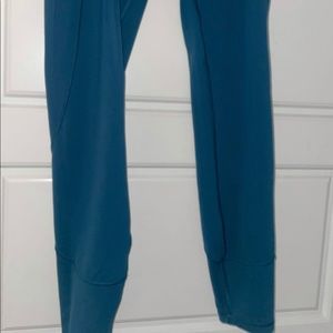 Lululemon invigorate legging 25”